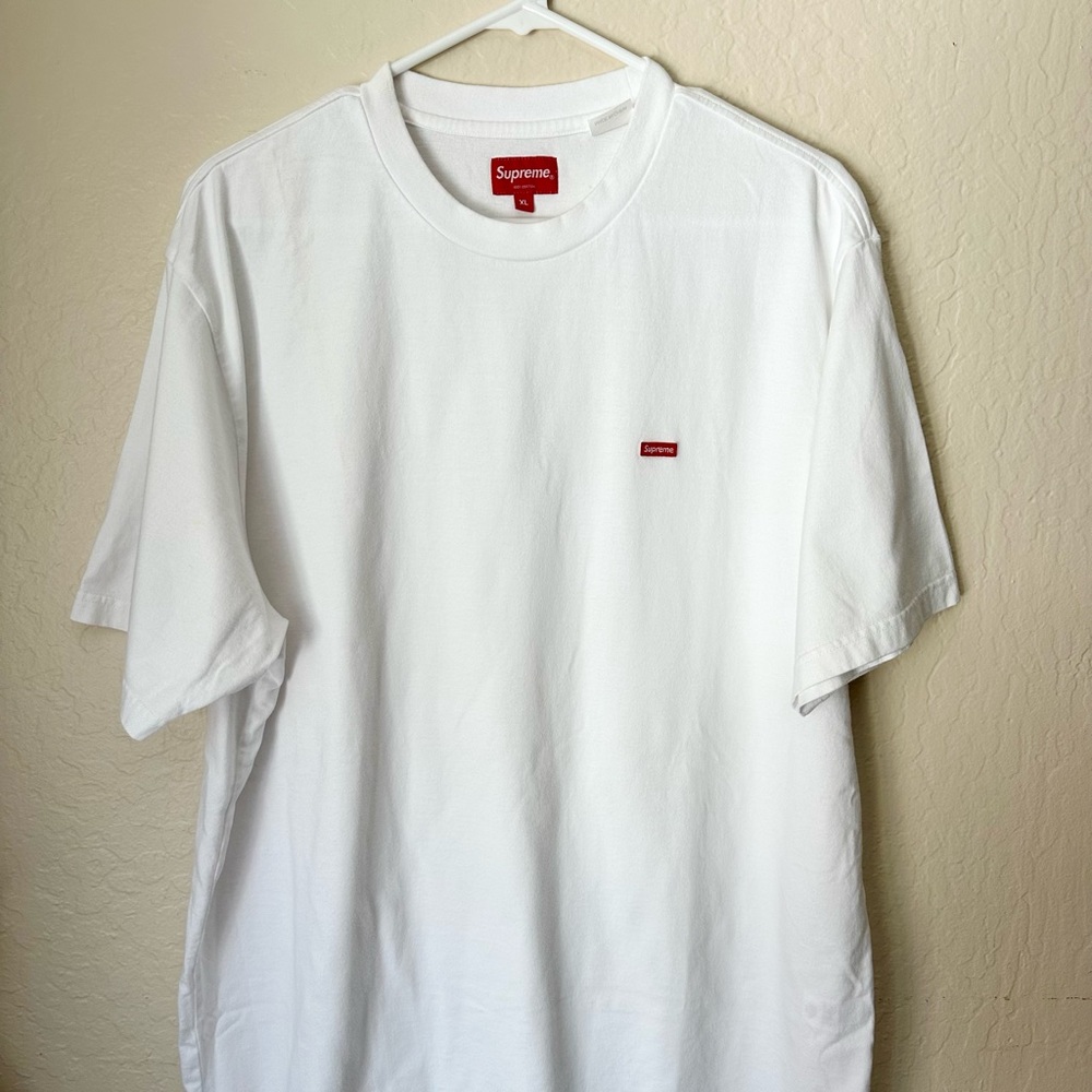 Supreme small box tee